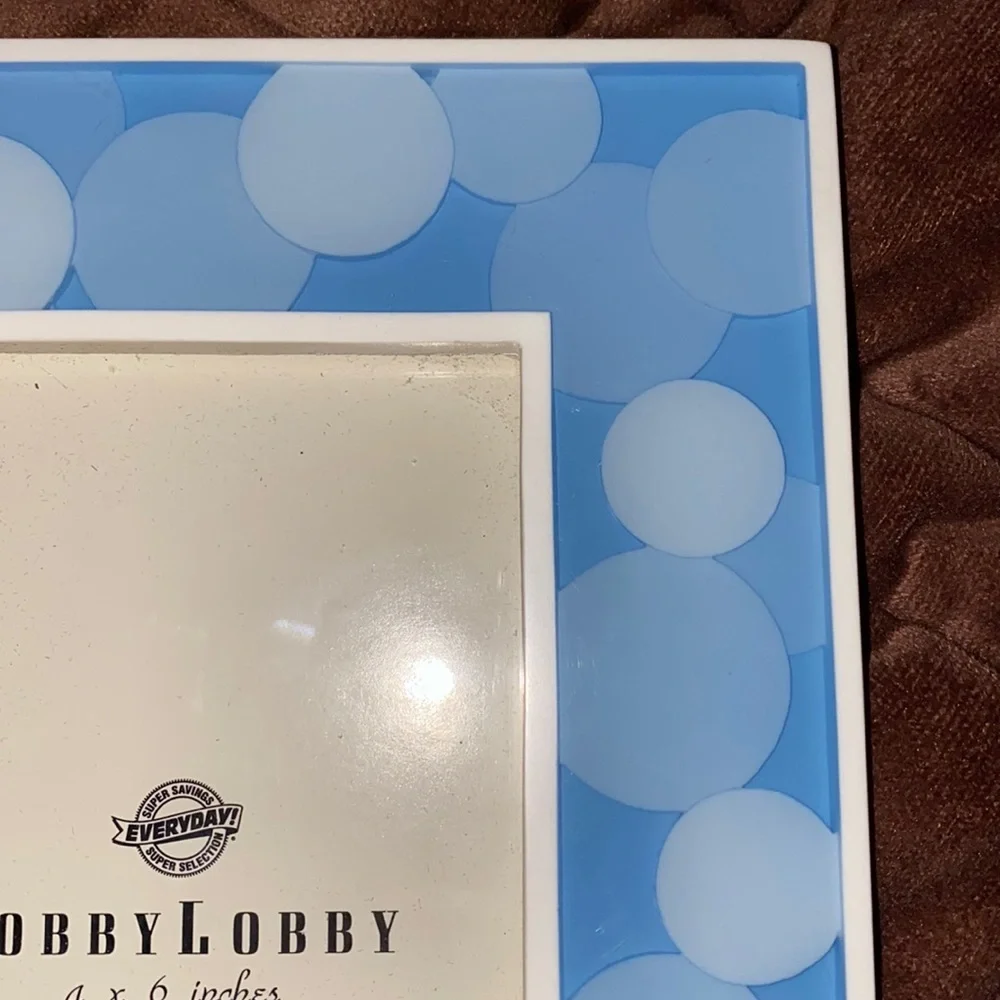 📸 hobby lobby 4 x 6 blue polkadot resin photo frame